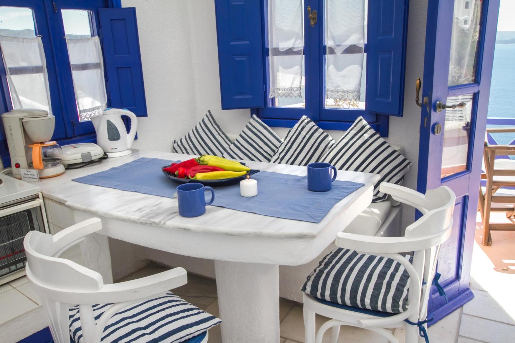 Ifestio Villas Oia Room photo